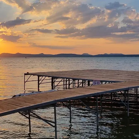 Platan Experience With Lakeview * Balatonboglar